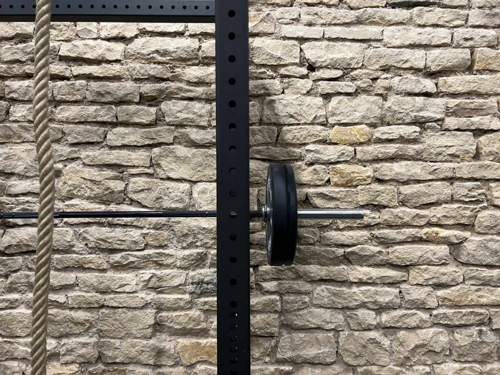 Détail sur mur en pierre brut